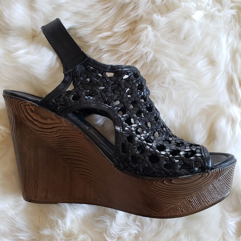 Very Volitile Black Leather Platform size 9